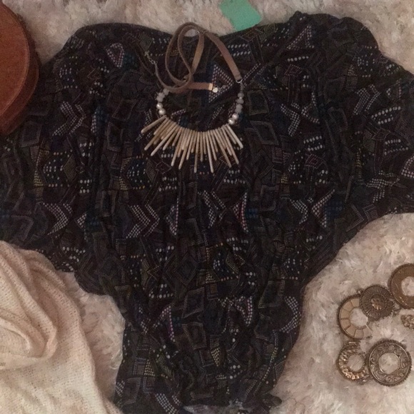 SOLD - Velvet By Graham& Spencer Assort Brown Batwing Top - Picture 3 of 8